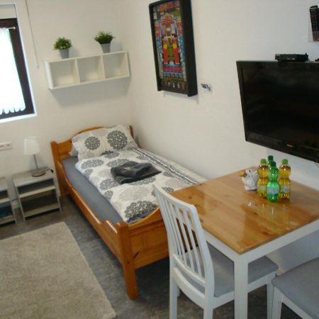 Cenet 1 Zimmer Apartment Sindelfingen Bagian luar foto