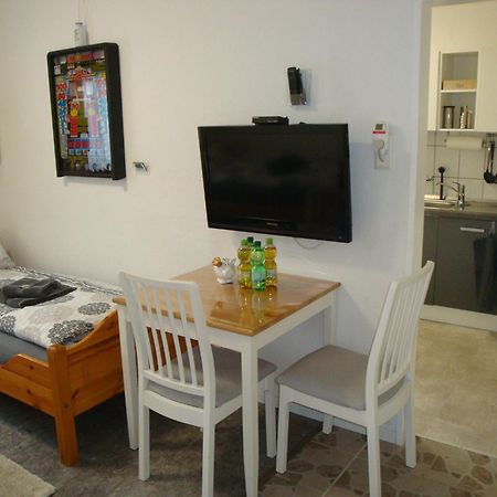 Cenet 1 Zimmer Apartment Sindelfingen Bagian luar foto